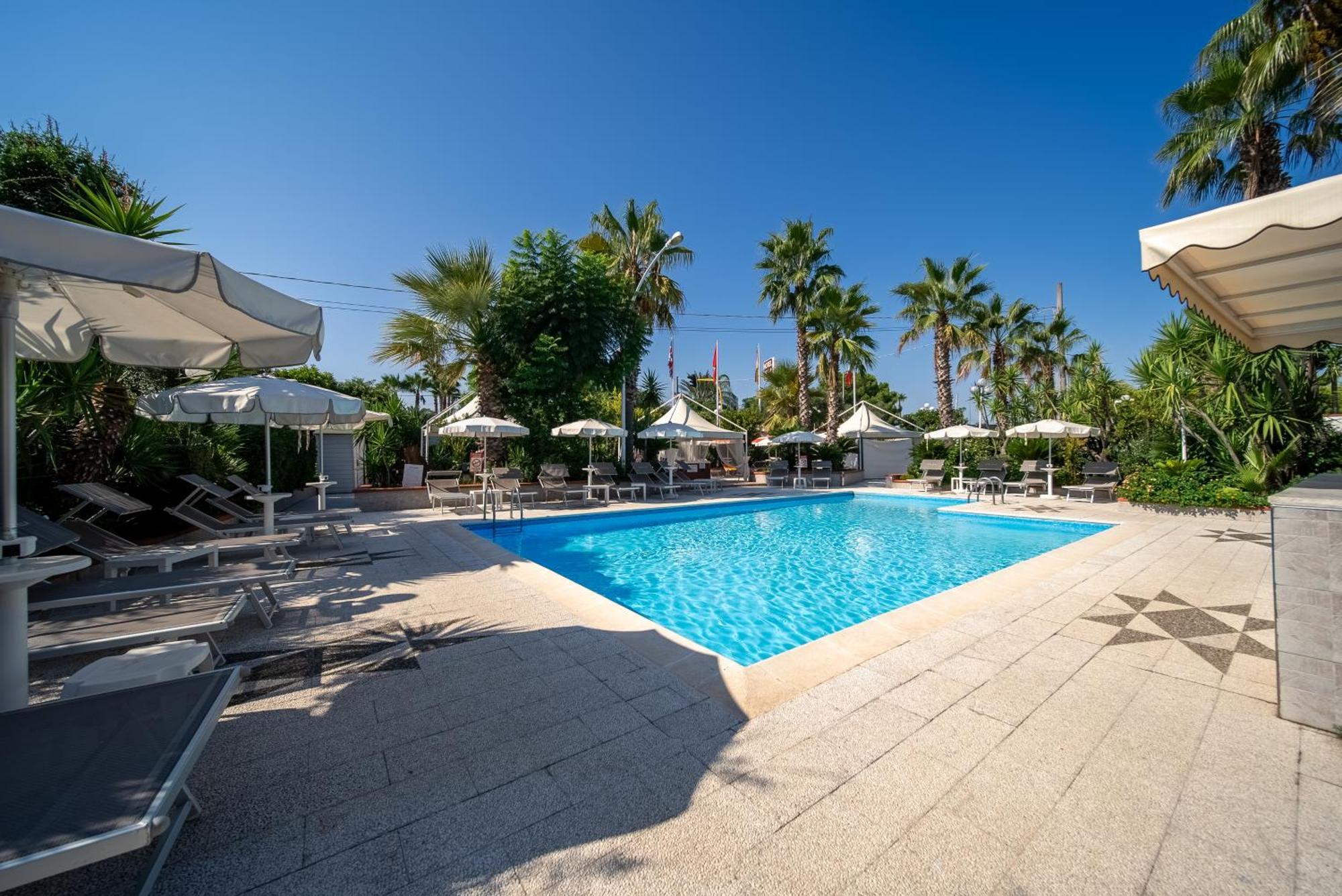 Hotel Villa Bisceglie Exteriör bild