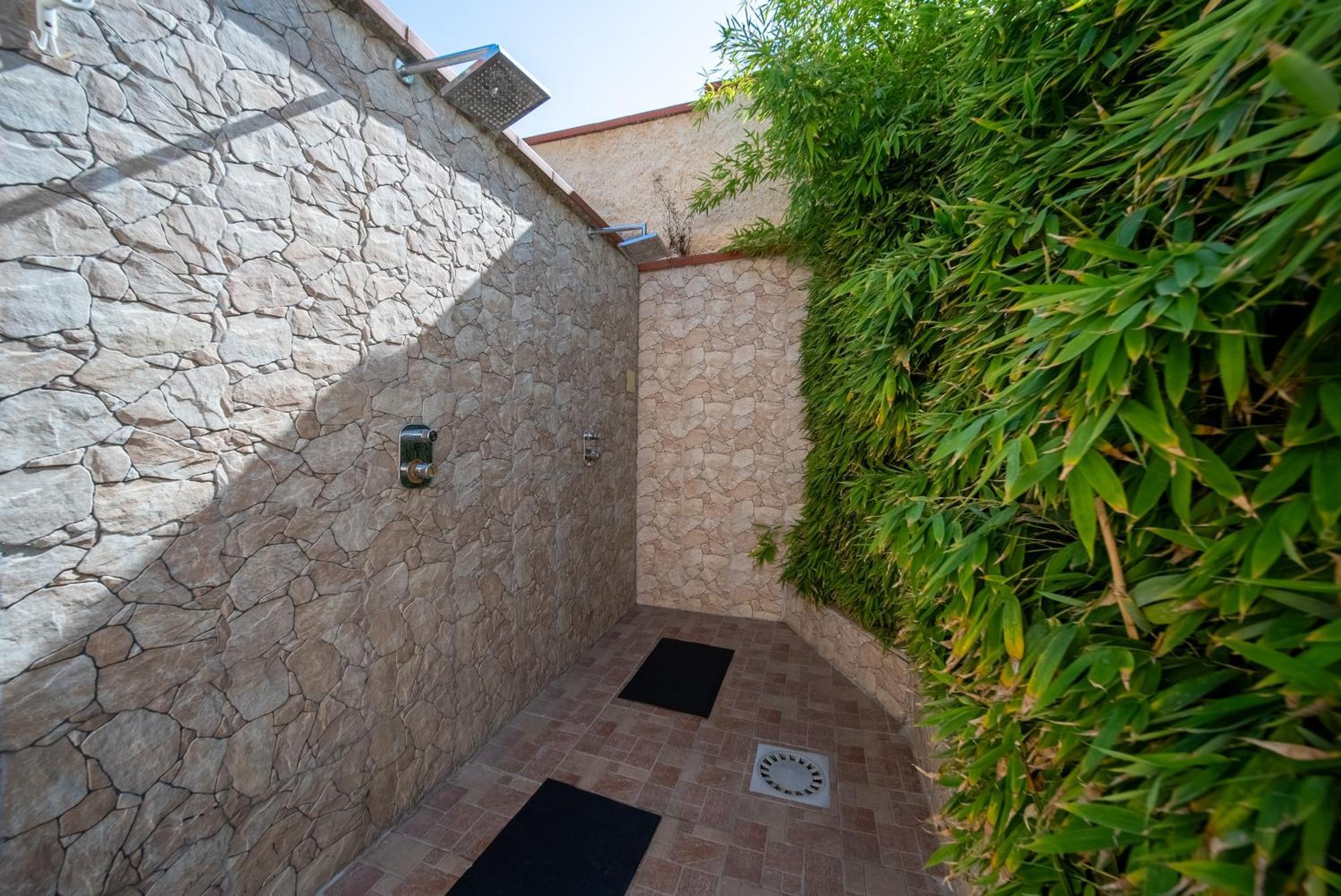 Hotel Villa Bisceglie Exteriör bild