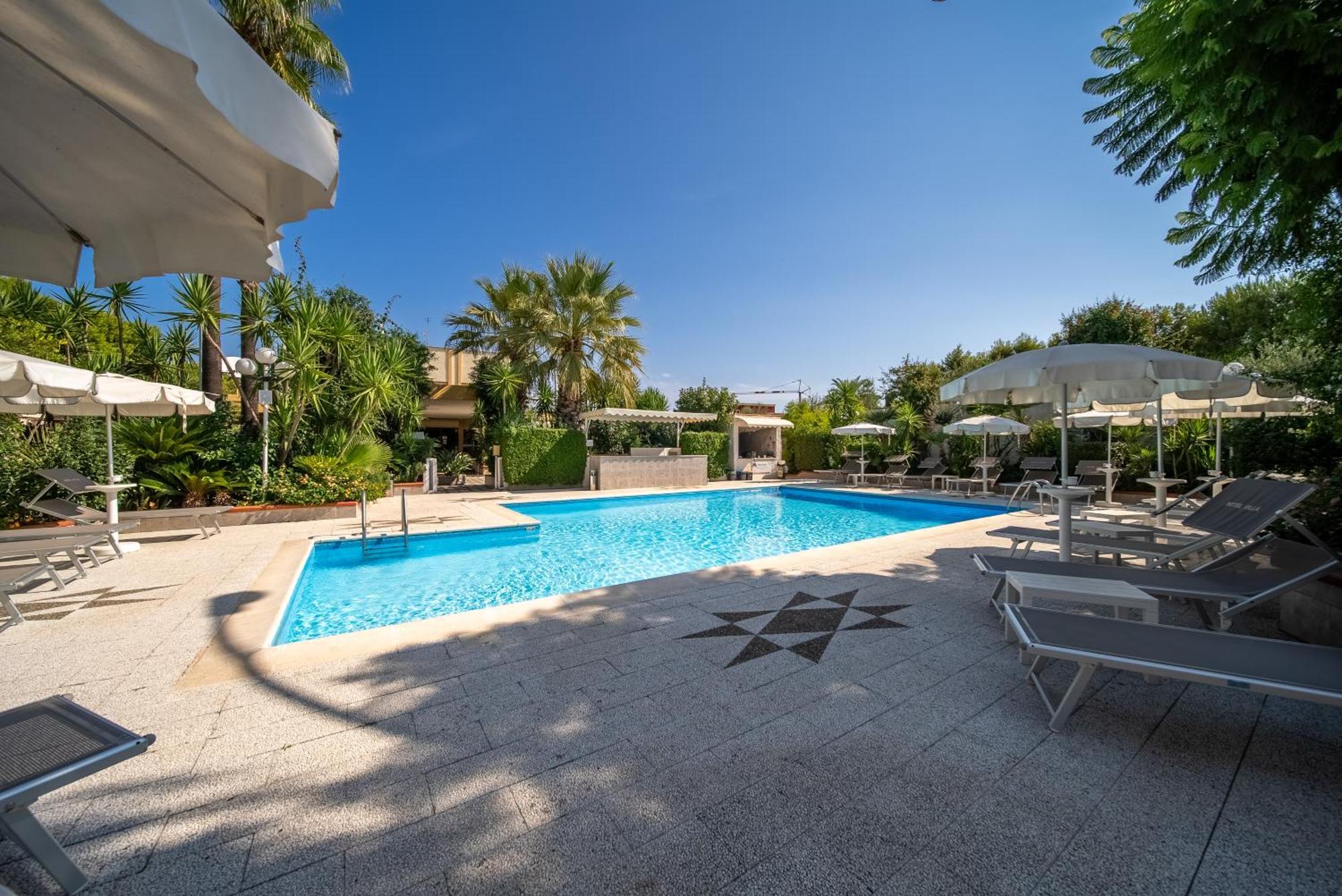 Hotel Villa Bisceglie Exteriör bild