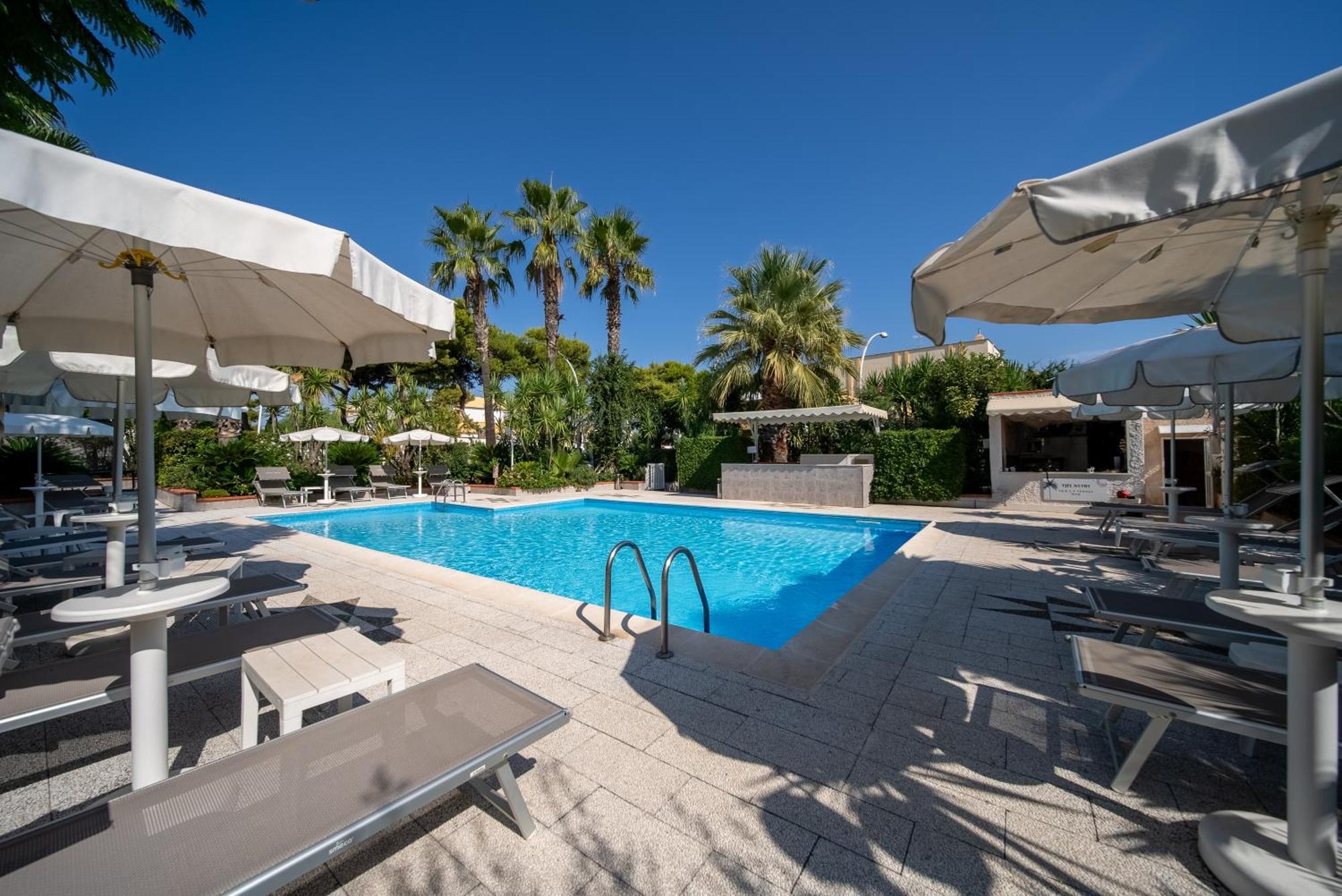 Hotel Villa Bisceglie Exteriör bild