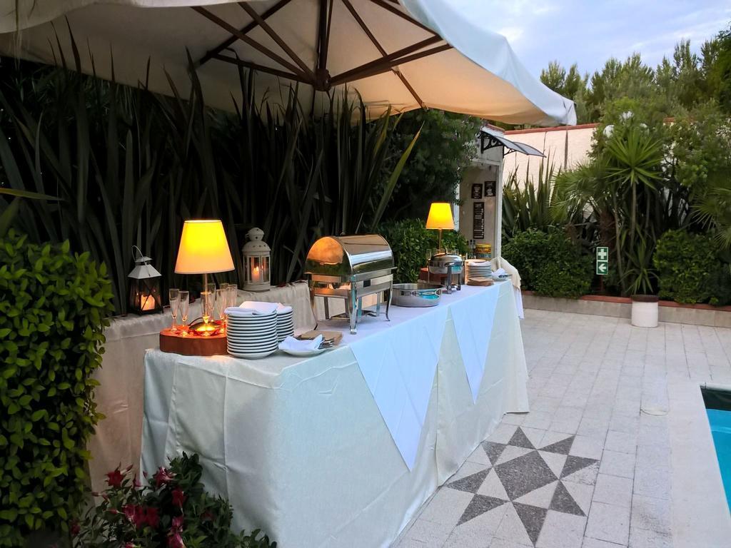 Hotel Villa Bisceglie Exteriör bild